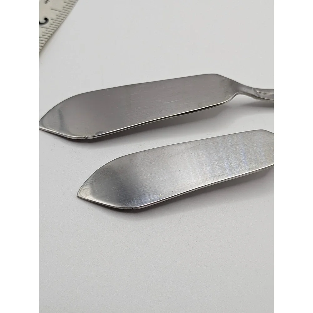 Pfaltzgraff Arabesque Frost 18/0 Stainless Steel‎ Butter Spreader Knife